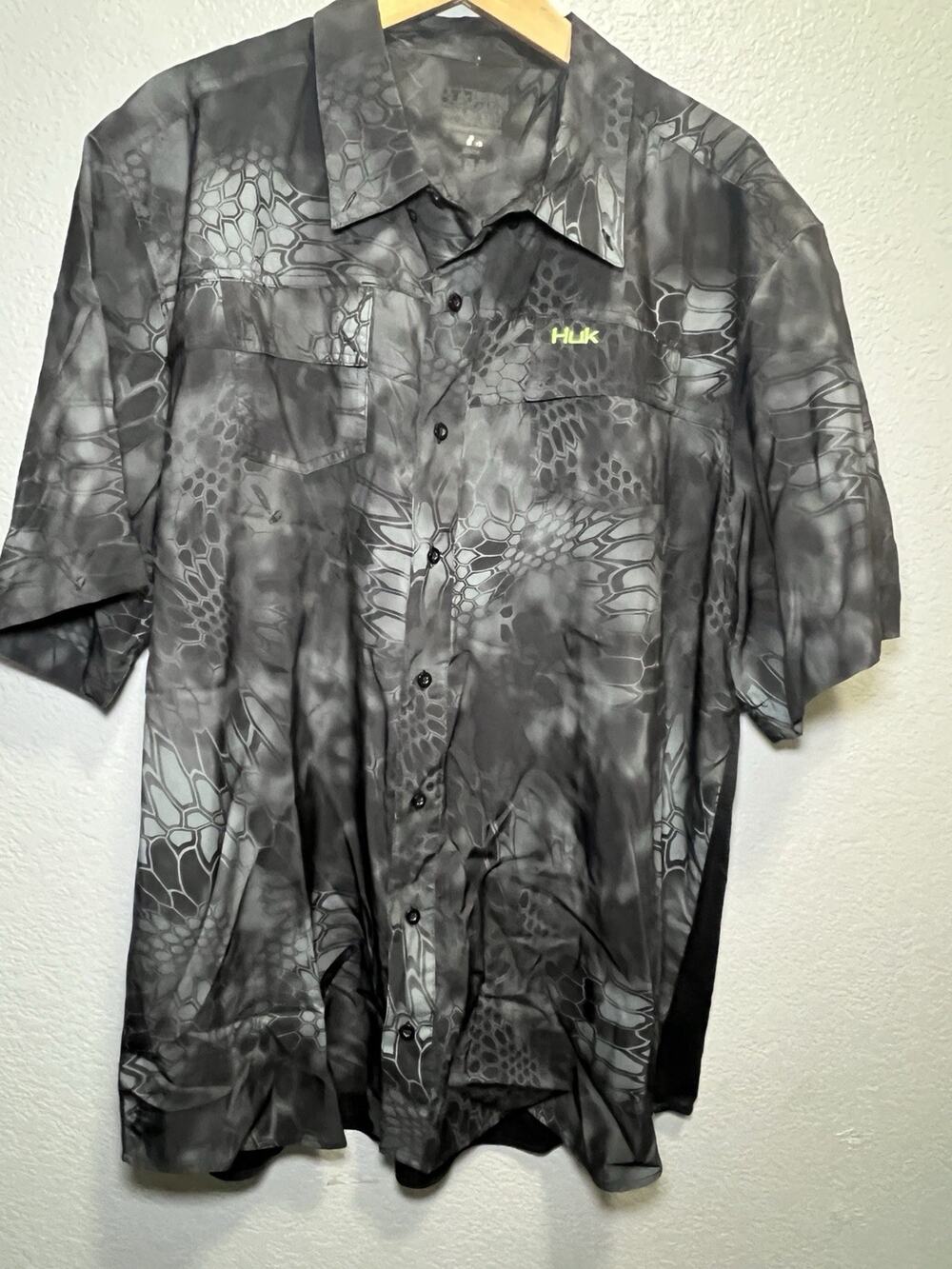 Huk Performance Fishing Shirt Men’s XXL Kryptek Typhon Black Vented Short Sleeve